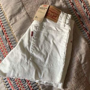 High Rise Levi’s Woman’s Shorts